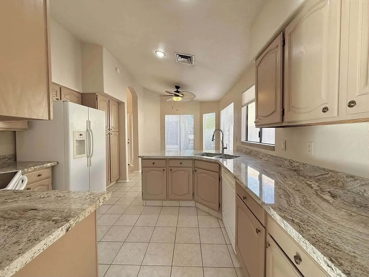 3 bed, 1834 sqft, $1,895 — Photo 4