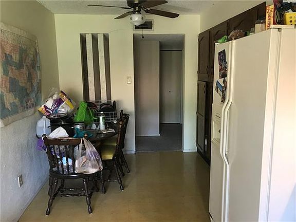 4th image of 3025 Old Orchard Ln