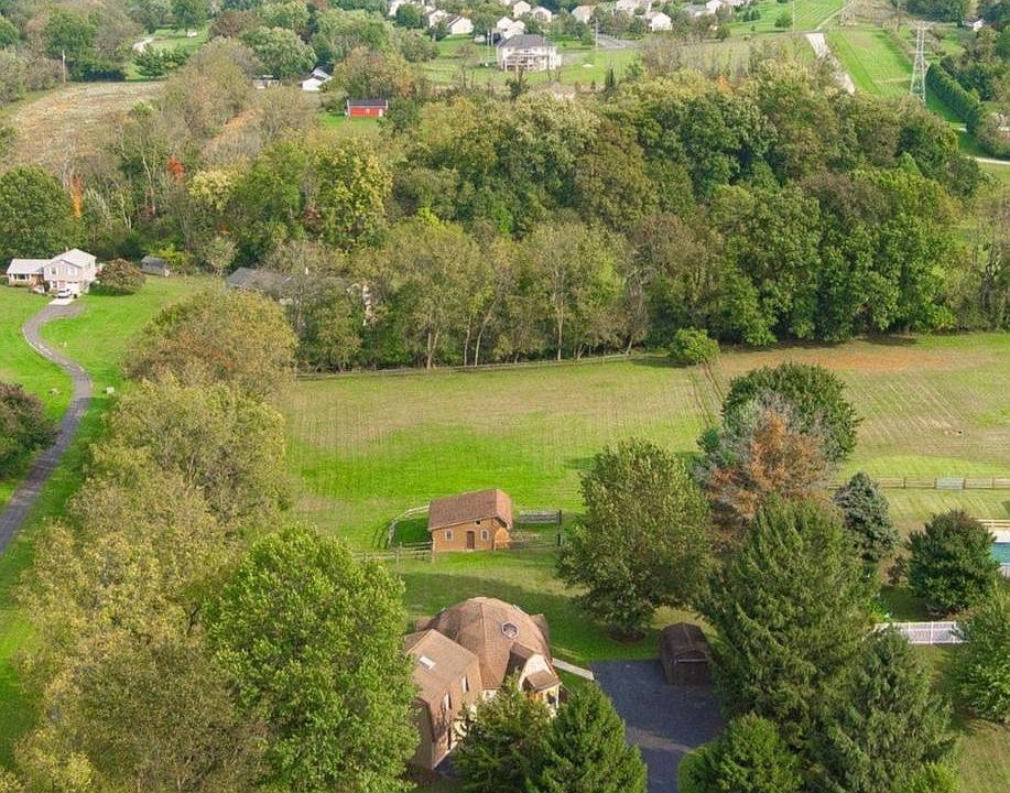 1st image of 40 Buckwalter Rd