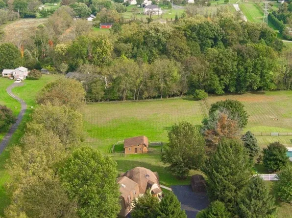 40 Buckwalter Rd, Spring City, PA 19475