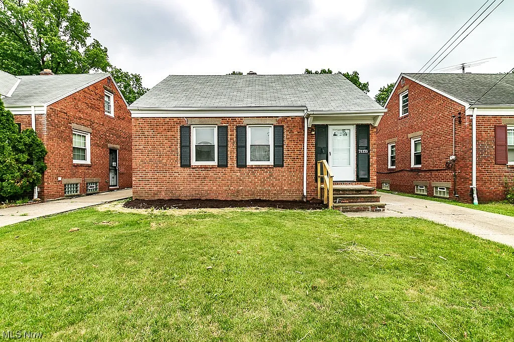 21330 Goller Ave photo 1