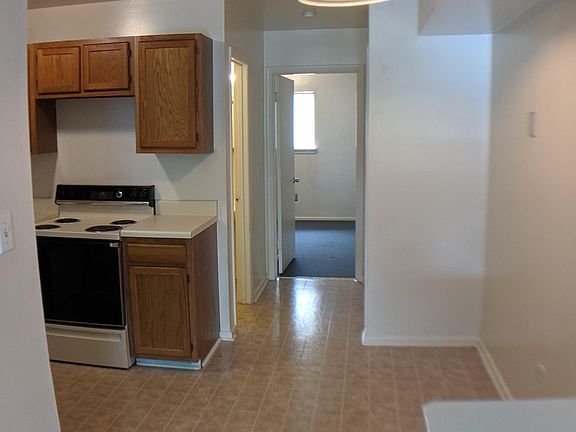 Kitchen/Eating Area