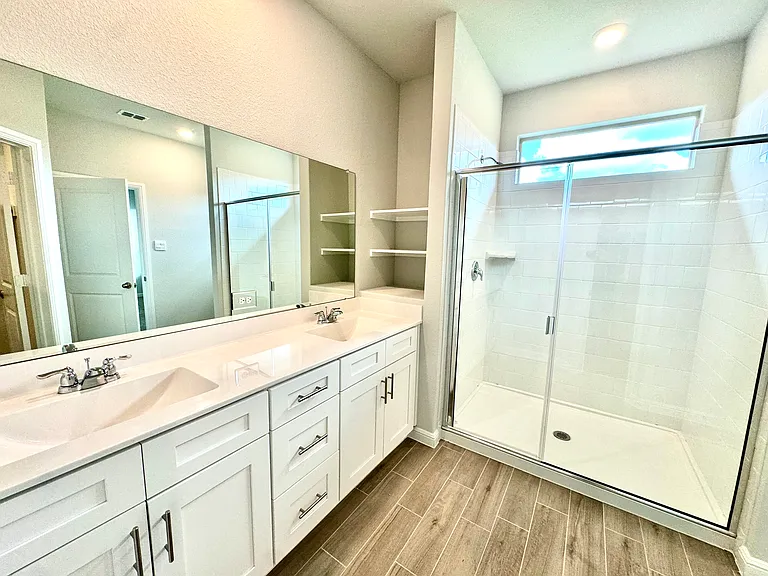 4308 Cornelia St — Photo 11