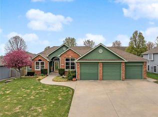 16011 Cedar St, Basehor, KS 66007