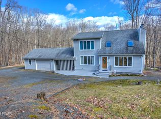 104 Sheridan Rd, Hawley, PA 18428