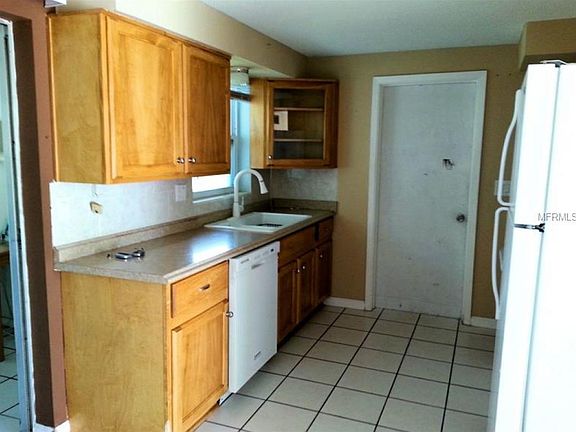 4th image of 1754 Debonair Dr