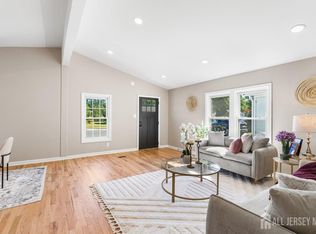 35 Deer Way, Manalapan, NJ 07726