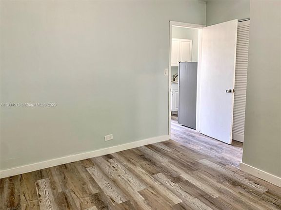 5th image of 2901 NW 18th St #15
