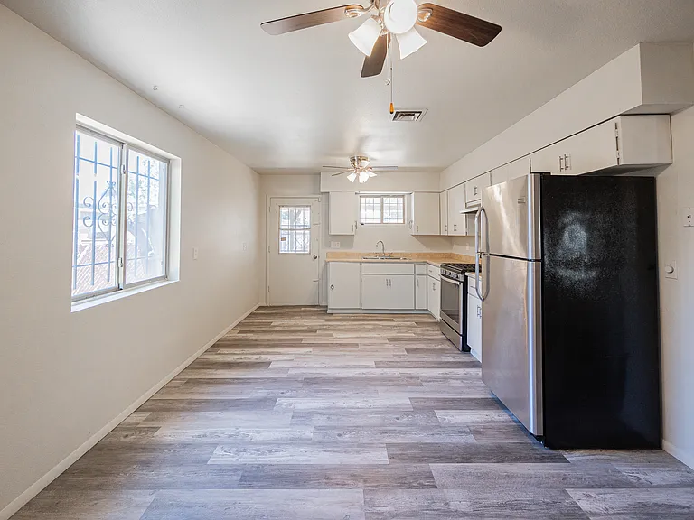 1423 E Virginia Ave — Photo 11