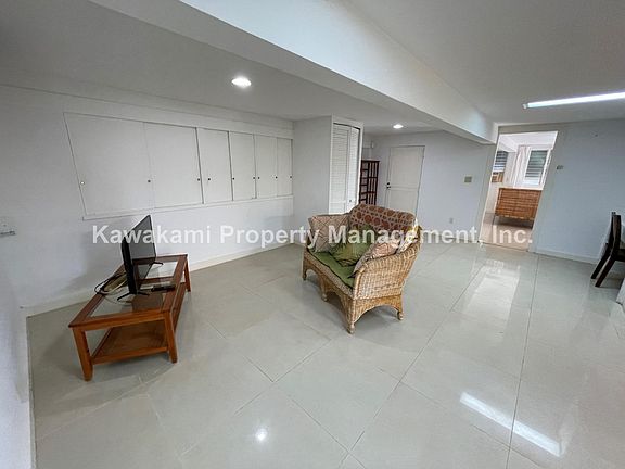 Livingroom area.