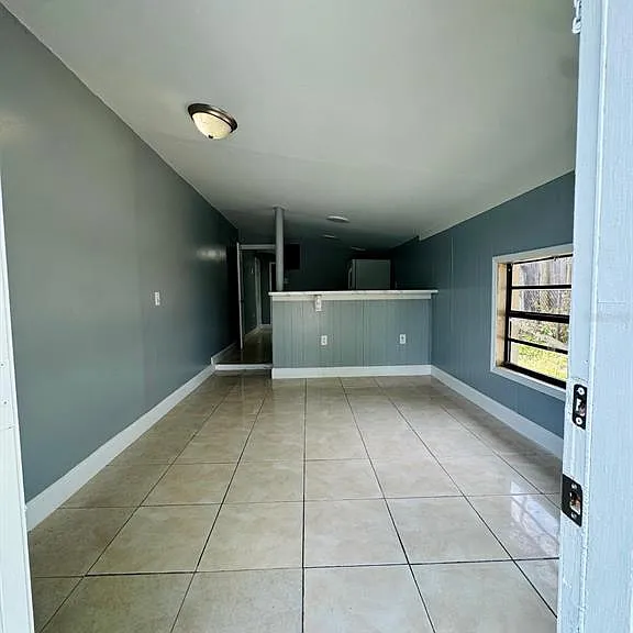 7714 Acadian Dr — Photo 2