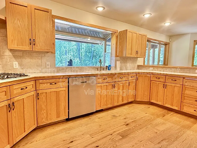 166 Wildwood Ln — Photo 10