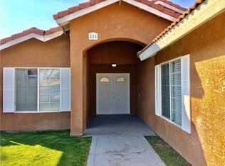 826 Sterling Rd, Bakersfield, CA 93306