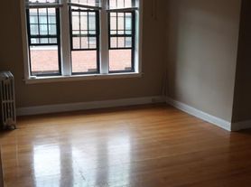 5018-40 N Lincoln Ave