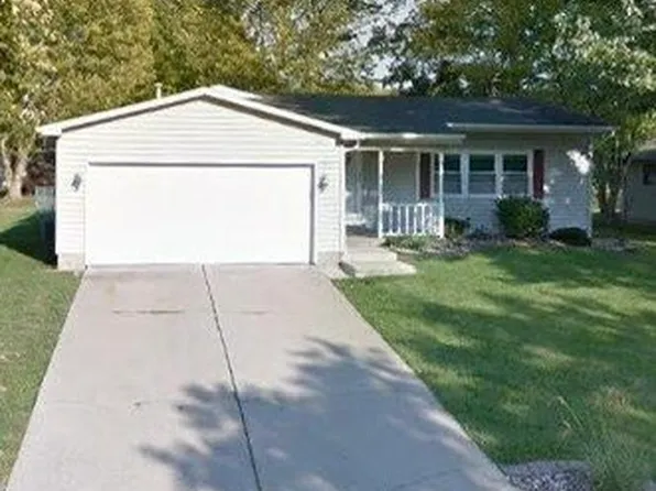 50 Sundew Ln, Highland, IL 62249