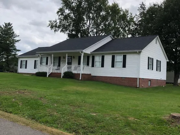 208 W Washington St, Remington, VA 22734