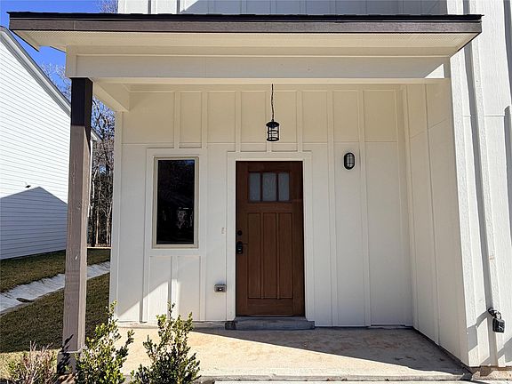 2nd image of 1009 Spokane River Rd