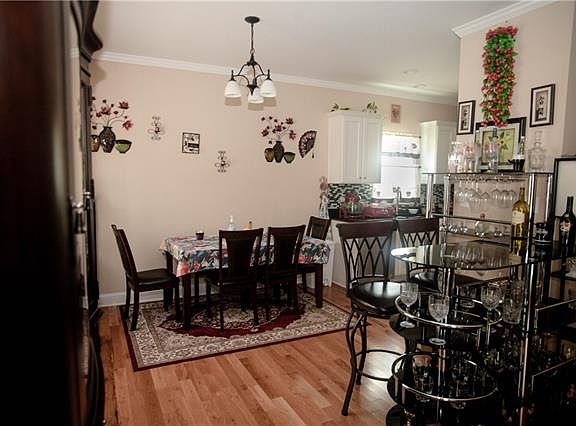 4th image of 131 Castle Pines Ln