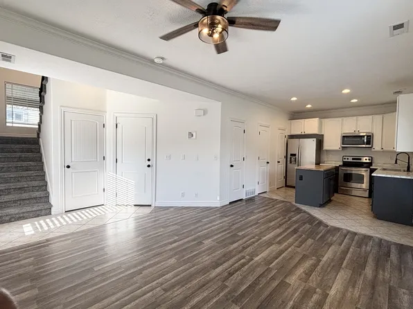 632 E Long Shadow Dr #1, Draper, UT 84020