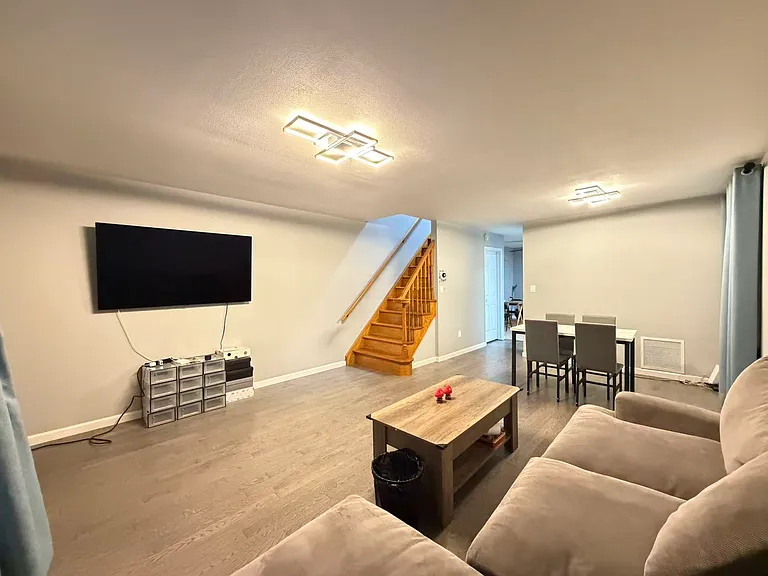 130 Levit Ave — Photo 4
