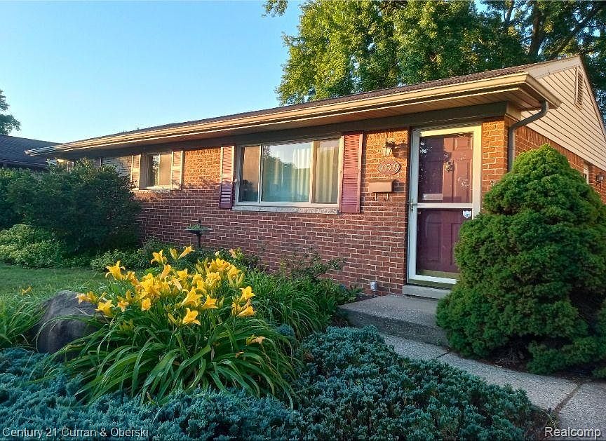1st image of 40509 Pinetree Dr