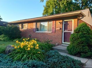 40509 Pinetree Dr, Plymouth, MI 48170