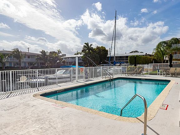5th image of 2808 NE 33rd Ct APT 104