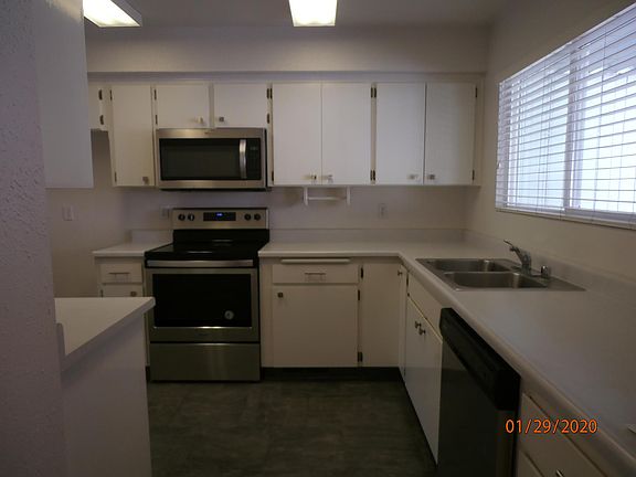 5th image of 206 Rockwood Dr