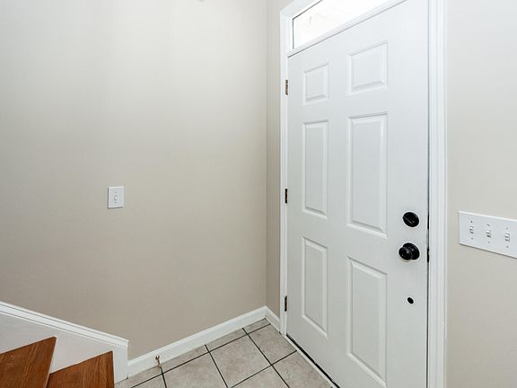 4th image of 2967 Split Hickory Ct