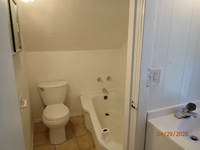 Upstairs bedroom bath