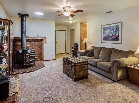 5th image of 603 Zoe Ann Dr