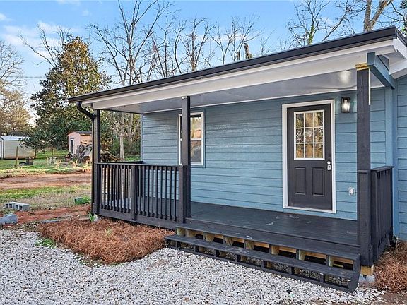 3rd image of 1004 Mapp St