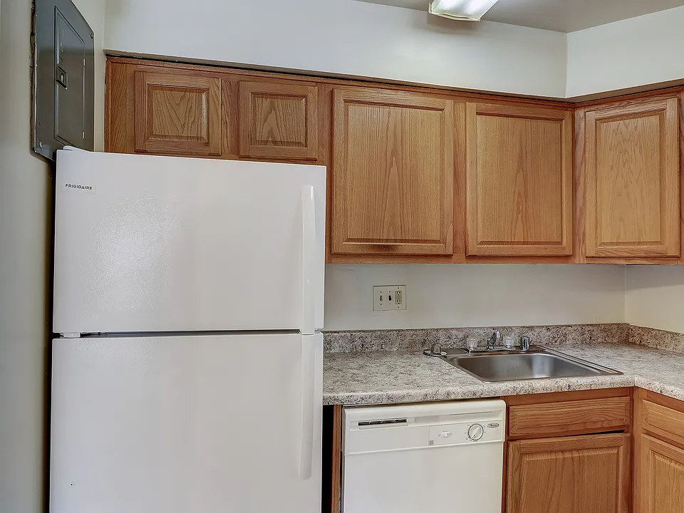 09-Warren Park Dr-009