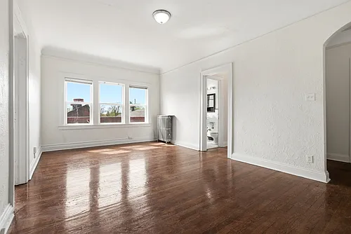 3214 Yorkshire Rd Photo 1