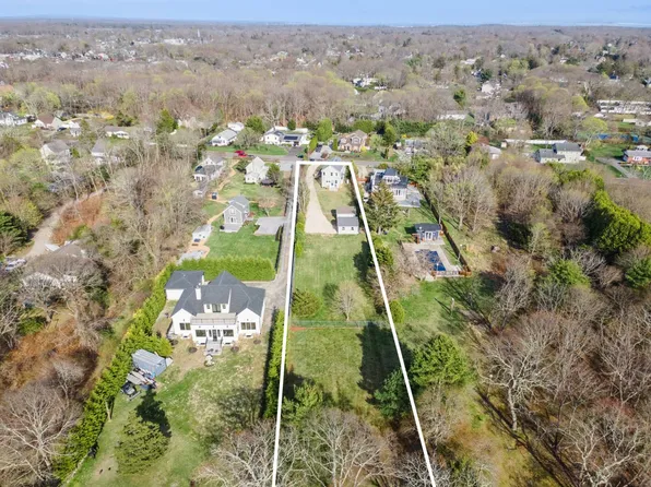 32 Senix Ave, Center Moriches, NY 11934