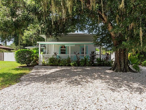 2nd image of 123 Loquat Ln
