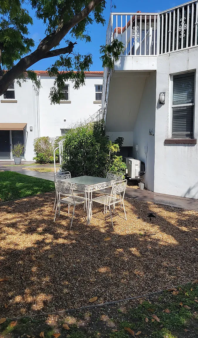 Studio, 325 sqft, $1,775 — Photo 3