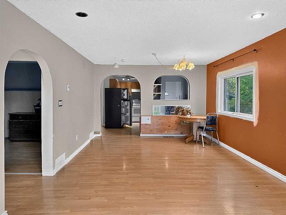 3rd image of 9507 N 107th Ave