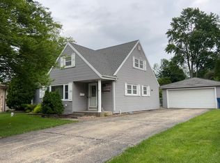 528 Hilltop Ave, Bradley, IL 60915