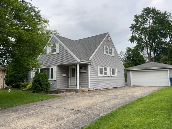 528 Hilltop Ave, Bradley, IL 60915