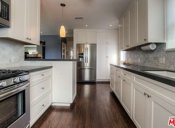5th image of 8016 Agnew Ave