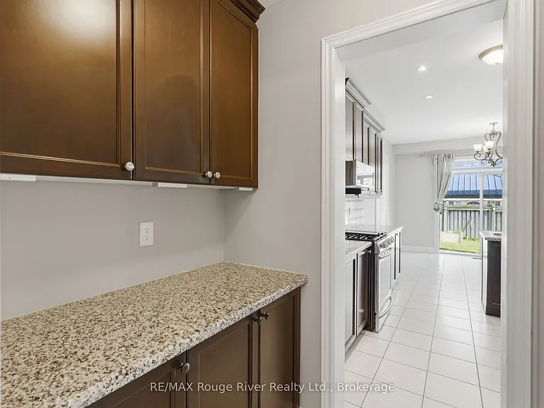 138 Kersey Cres — Photo 8