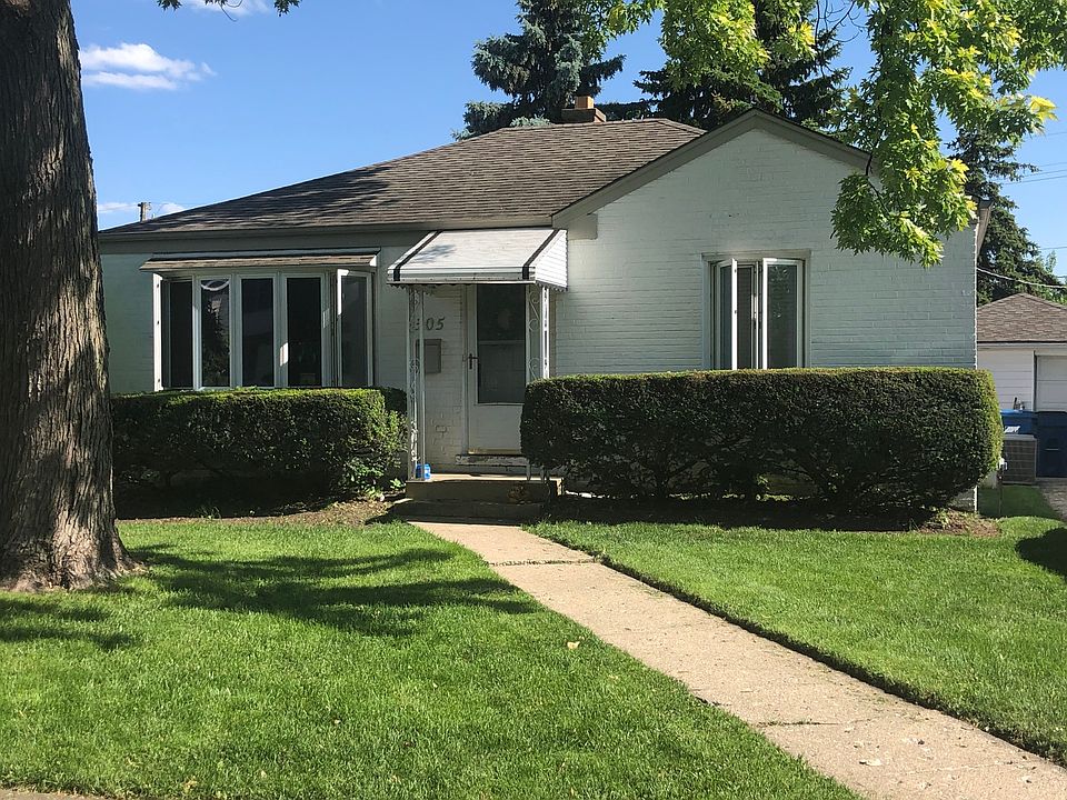 1st image of 305 Village Dr
