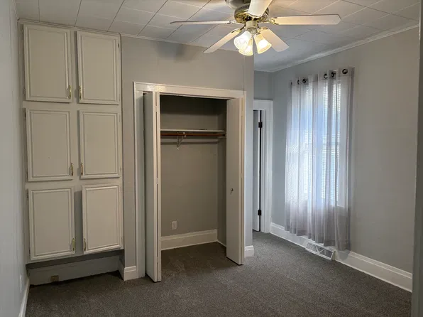 1308 E Elm St, Griffith, IN 46319
