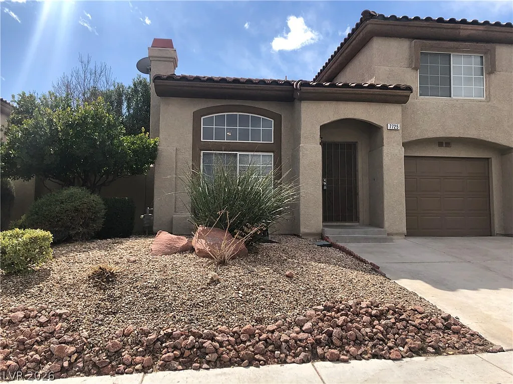 2 bed, 2.5 bath, 1247 sqft, $1,900 — Photo 1