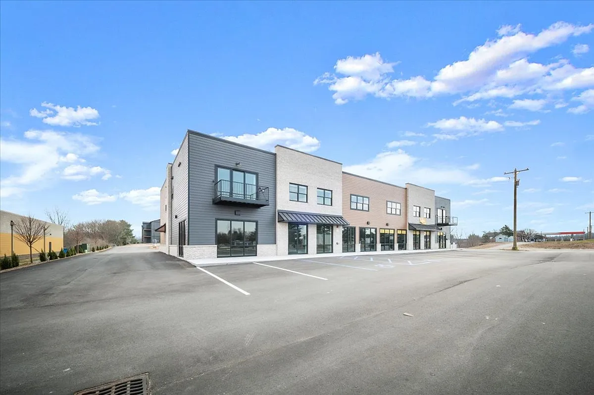Building Photo - 1303 Post Dr NE