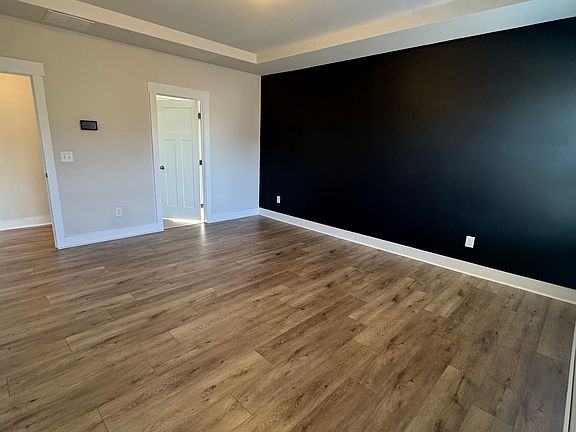 4th image of 345 Blue Danube Dr
