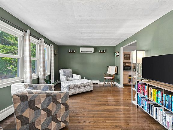 5th image of 111 Mitchell Ave