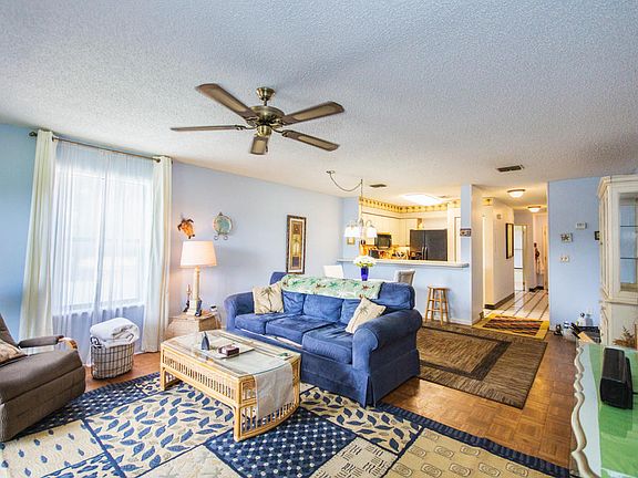 4th image of 1307 River Hills Cir E APT 8