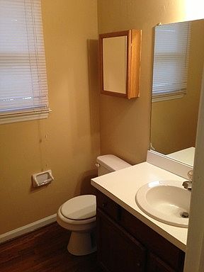 4th image of 25 Barrett Pl
